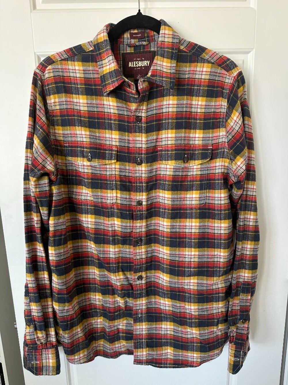 ALESBURY RED, YELLOW & BLACK FLANNEL W/ TWO FRONT POCKETS SIZE TALL MEDIUM